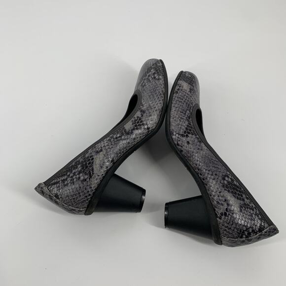 Vionic Mabrey Python Skinskin Print Closed Round Toe Pumps 8 Gray High Heels - Picture 6 of 9